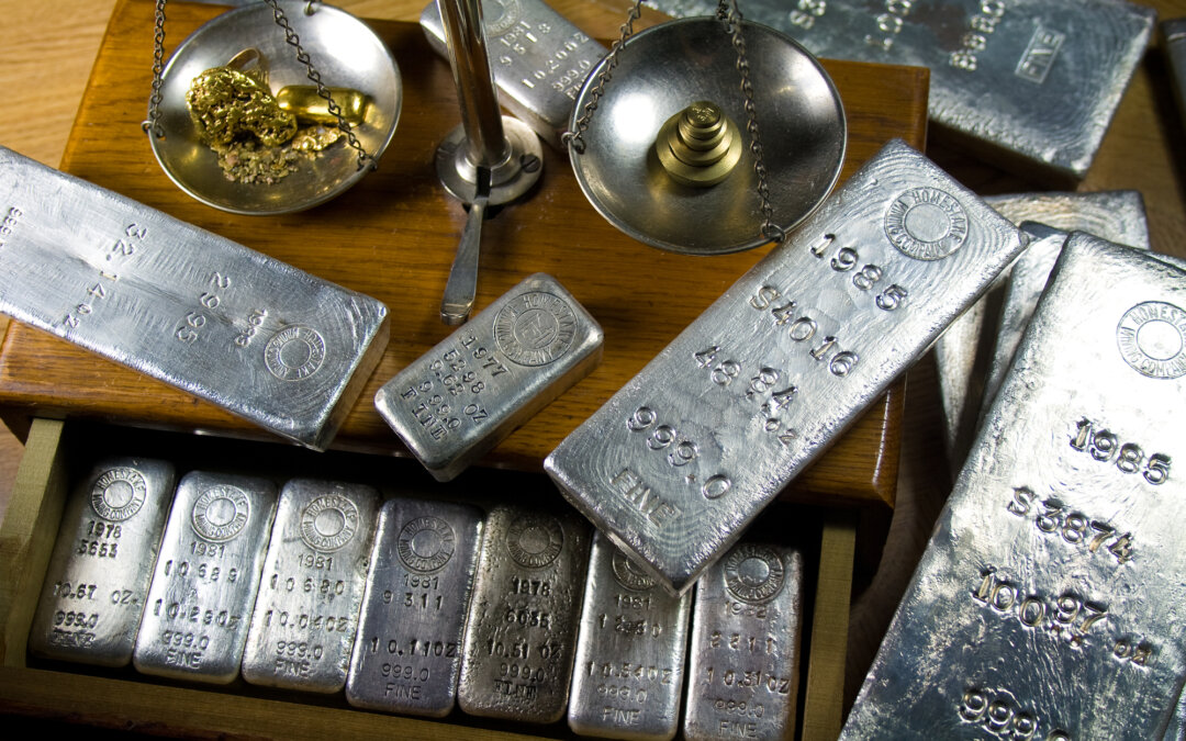 Perak Melemah Dipicu Penguatan Dolar